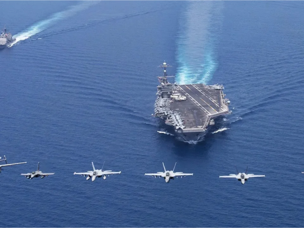 參與操演的艦艇包括法國戴高樂號航空母艦艦隊（FS Charles de Gaulle，如圖，資料照片）、一艘日本直升機母艦、美國一艘飛彈驅逐艦和澳洲一艘潛艦。所有艦艇在孟加拉灣（Bay of Bengal）會合。 圖：翻攝自Youtube