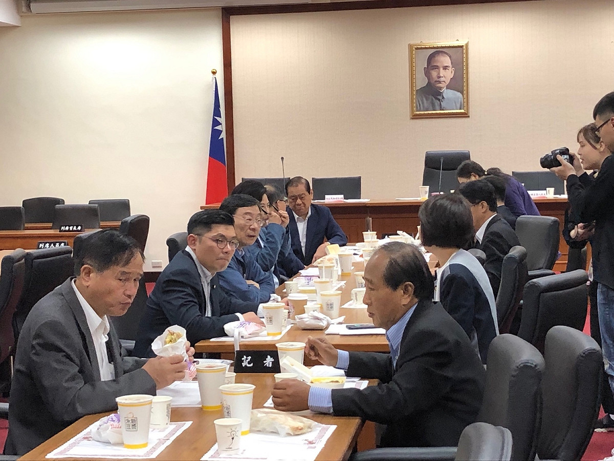 國民黨團上午召開黨團大會確定同婚議題立場。 圖：趙婉淳／攝