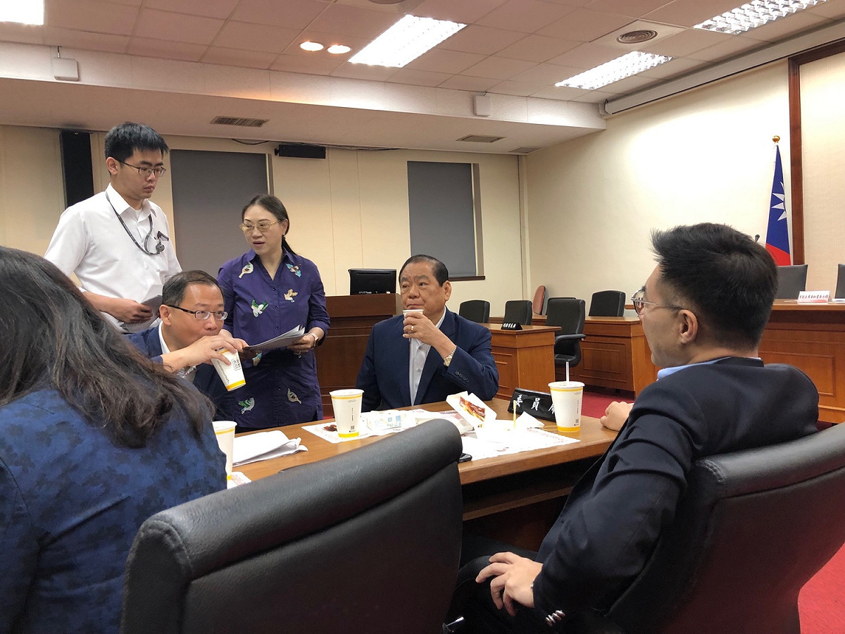國民黨團上午召開黨團大會確定同婚議題立場。 圖：趙婉淳／攝