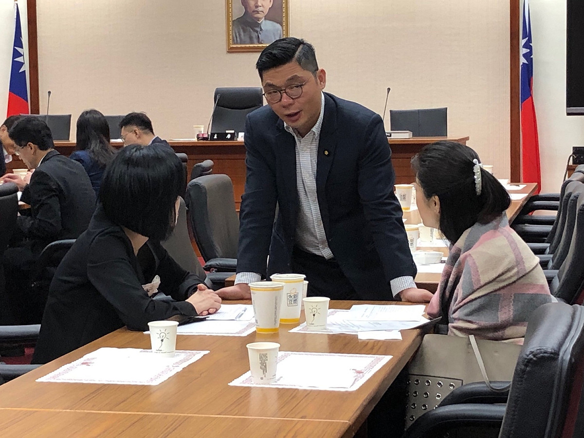 國民黨團上午召開黨團大會確定同婚議題立場。 圖：趙婉淳／攝