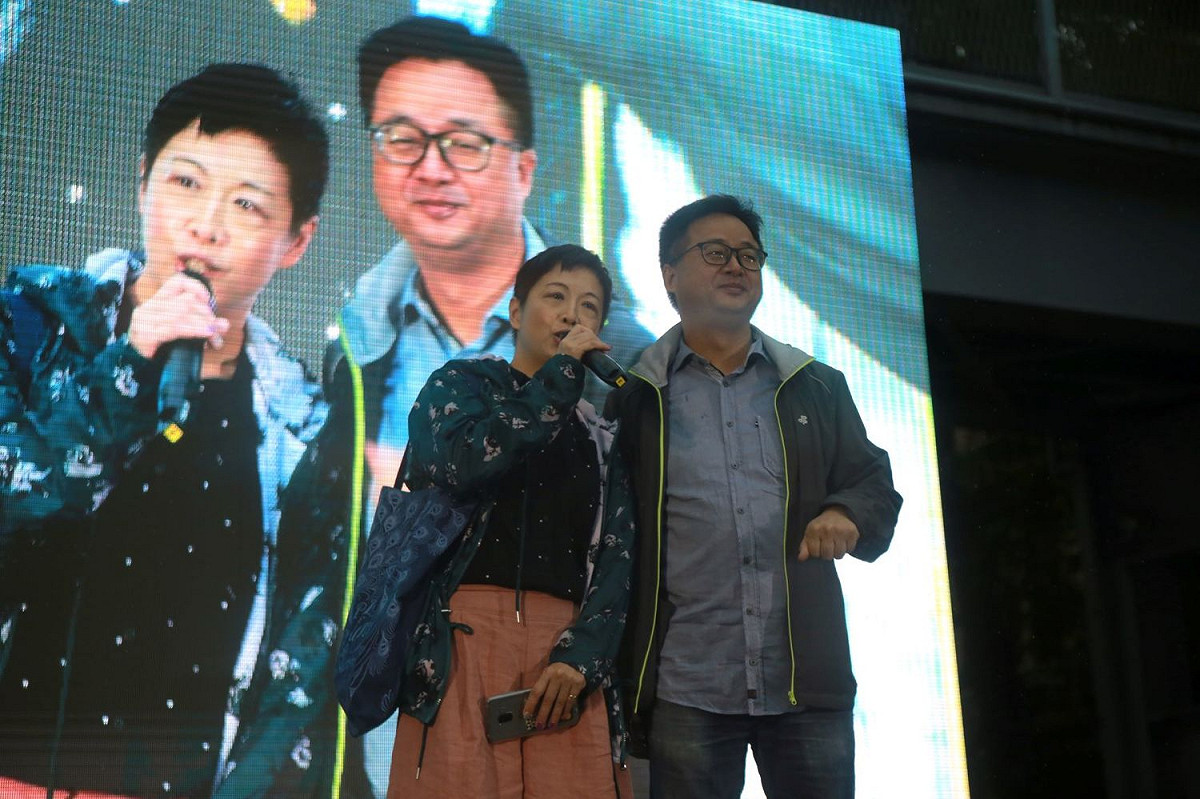 民進黨秘書者羅文嘉與妻子劉昭儀到場為同志婚姻發聲。 圖：婚姻平權大平台提供