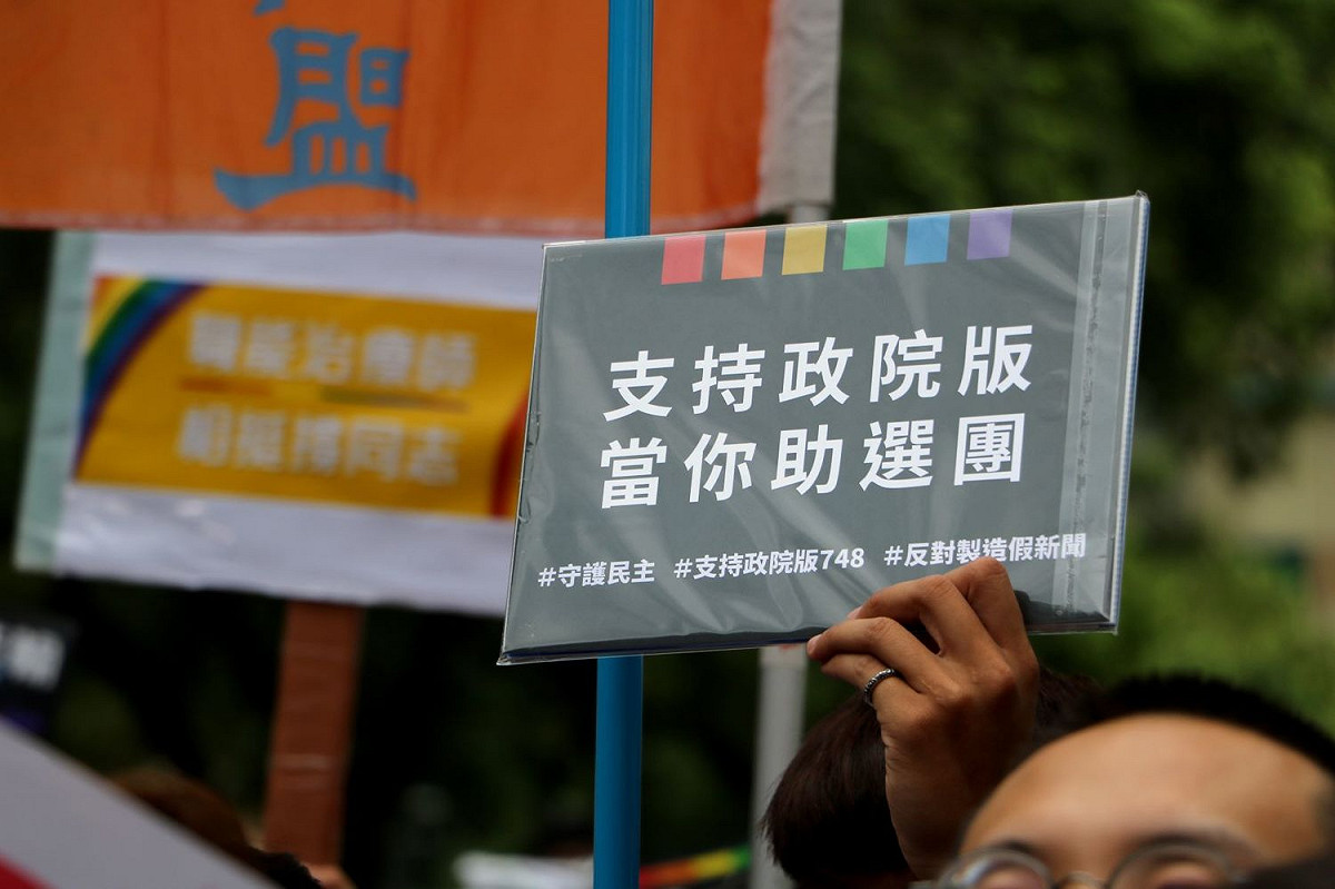 在三個草案中，廣為同志團體所接受的版本即是行政院提出的「政院版」。 圖：婚姻平權大平台提供