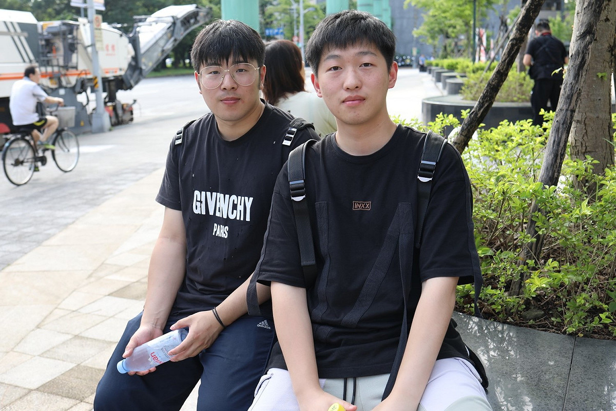現場也有許多來自LPL賽區的男性粉絲 圖：蔡幸秀/攝