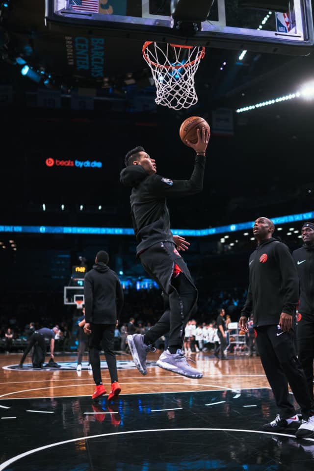 NBA東區冠軍賽今天在公鹿主場舉行，華裔球星林書豪在第四節剩下3分23秒出賽，終於首度在東區決賽上場。 圖：翻攝自林書豪/臉書