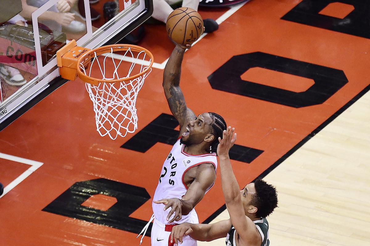 暴龍一哥Kawhi Leonard打進關鍵進球。 圖／美聯社／達志影像