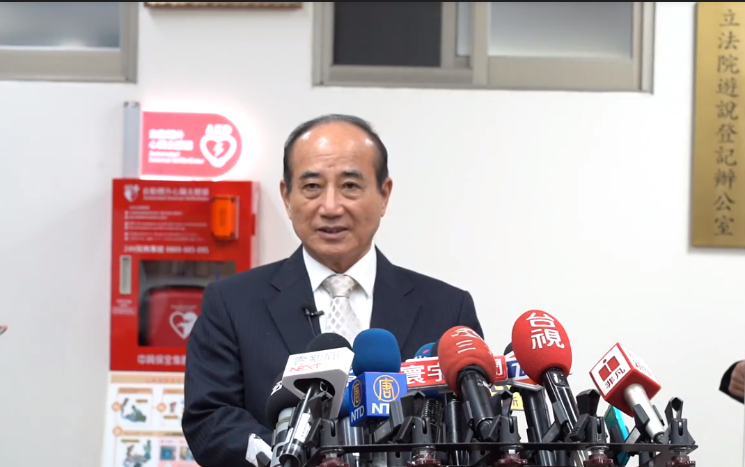 已宣布參與國民黨總統初選的前立法院長、立委王金平今（21）天受訪時表示，台灣最重大的困局，就是在國內和諧、兩岸和平的這兩大問題。 圖：王金平辦公室/提供