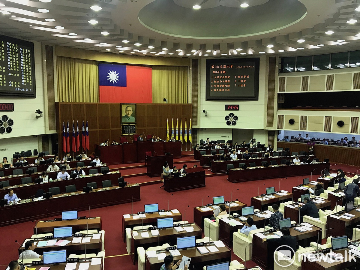 台北市議會國民黨黨團今（22）日提案「台北市重陽敬老禮金致送自治條例」草案，一讀通過。 圖：新頭殼資料照