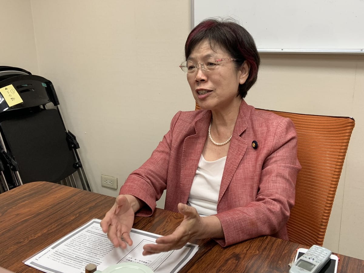 法律不足部分，尤美女說，第一步走出去後，後面比較容易。 圖:陳佩君/攝