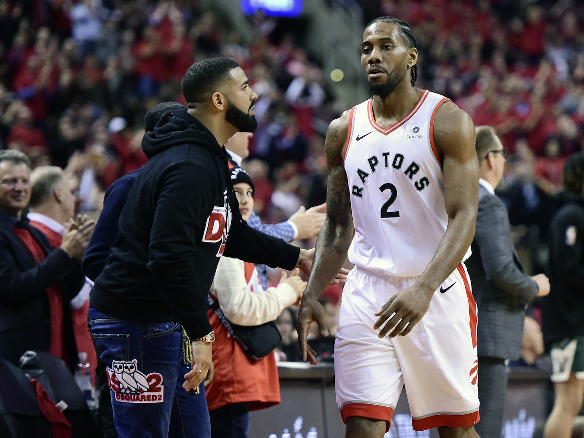 NBA暴龍隊大使、加拿大歌手Drake在場邊戲份很多惹議。 圖／美聯社／達志影像