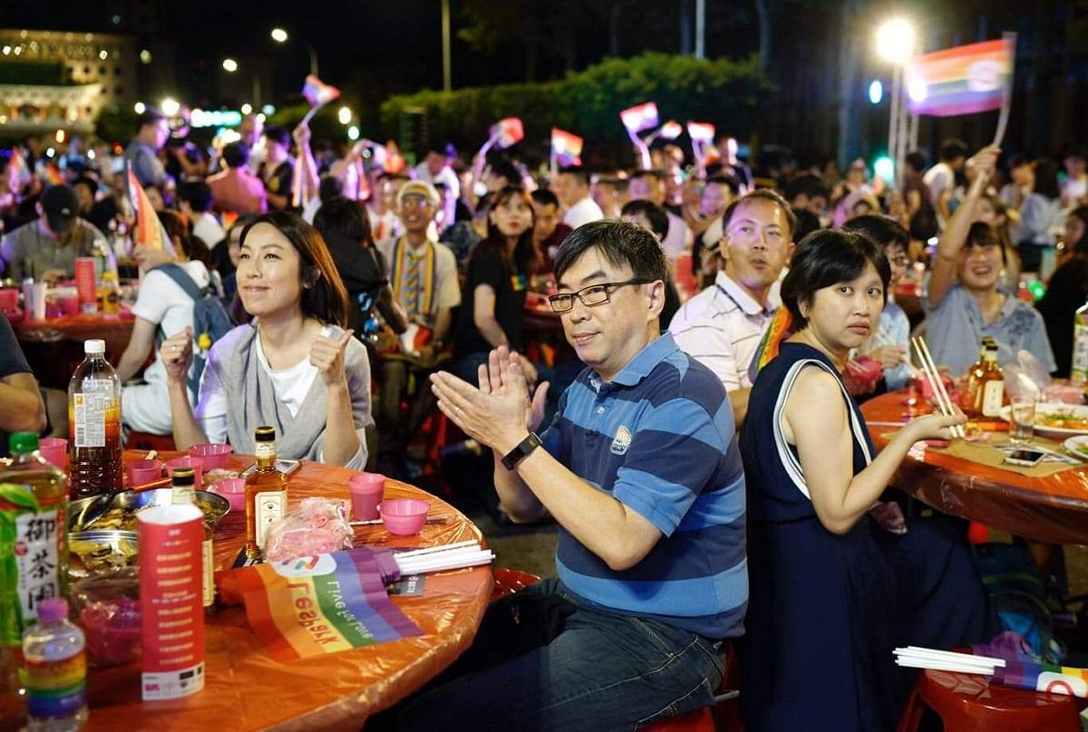 指揮中心開放宴客人數至250人，桌與桌間須保持1.5公尺距離。 圖：張良一/攝（資料照）