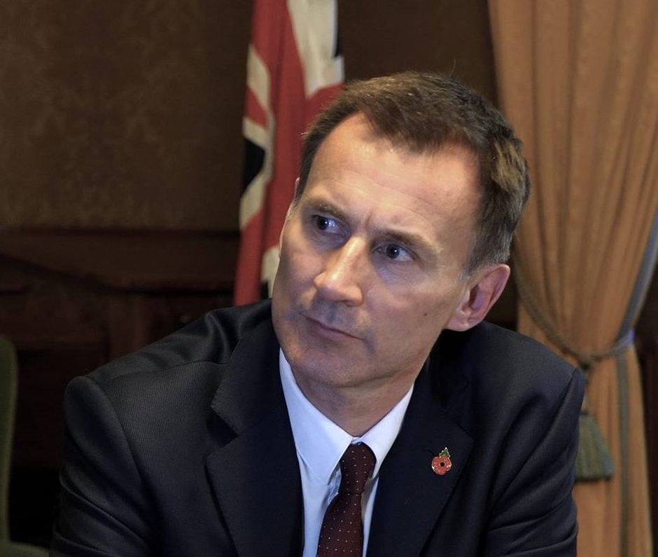英國外相韓特今（28）日表示，英國若是尋求無協議脫離歐盟，將是「政治自殺」。 圖：翻攝韓特臉書