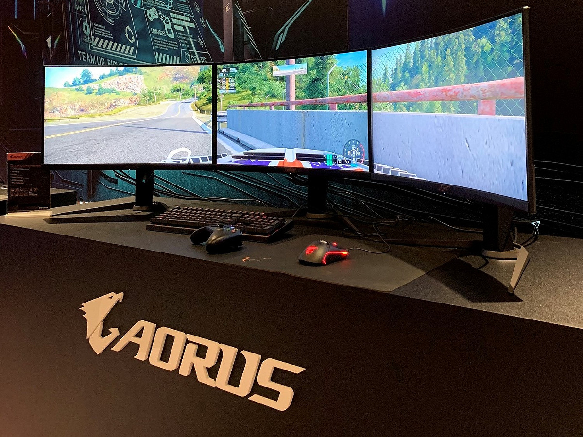 技嘉科技昨（28）天舉行AORUS新品發表會，三款電競螢幕齊亮相 圖：AORUS/提供