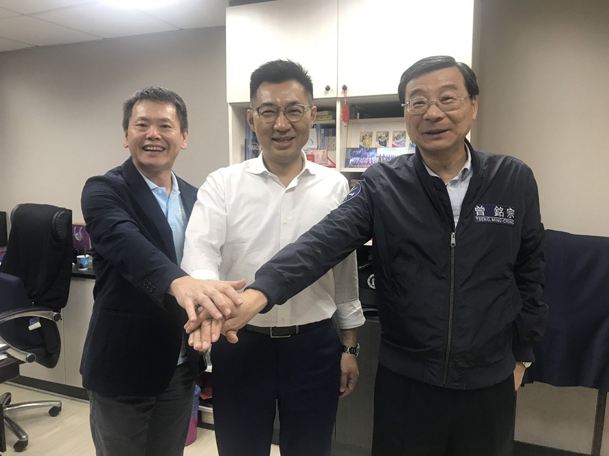 在國民黨江啟臣（圖中）協調、林為洲（圖左）退讓下，國民黨立院黨團新任總召，將由曾銘宗（圖右）接任。 圖 : 江啟臣辦公室/提供