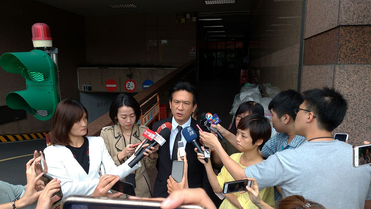 中執會通過初選辦法，林俊憲表達遺憾。 圖：陳佩君／攝
