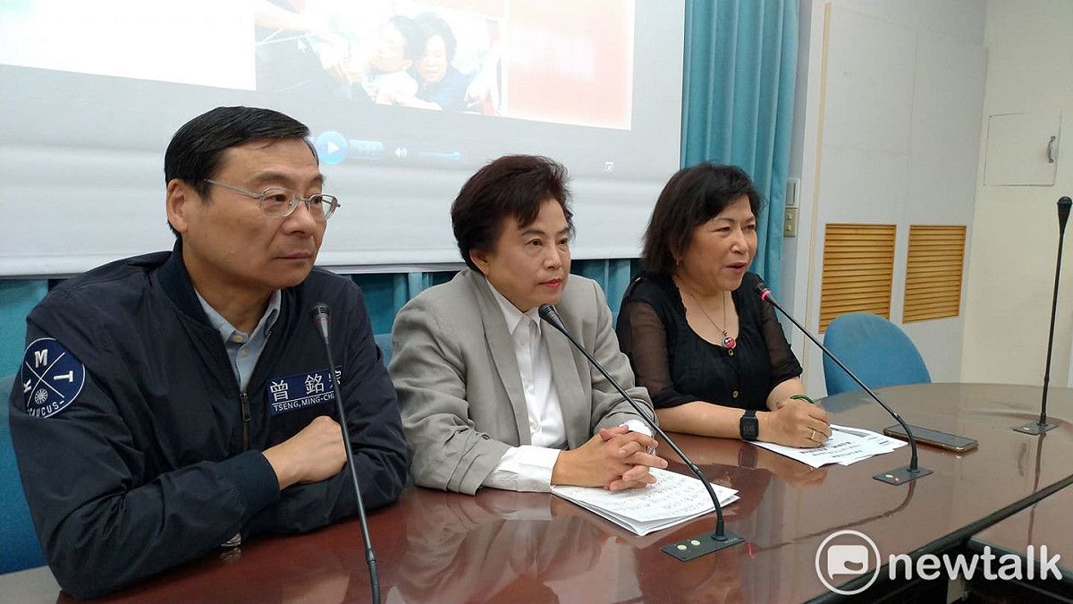 沈智慧今天下午召開記者會，要求何志偉道歉。 圖:陳佩君/攝