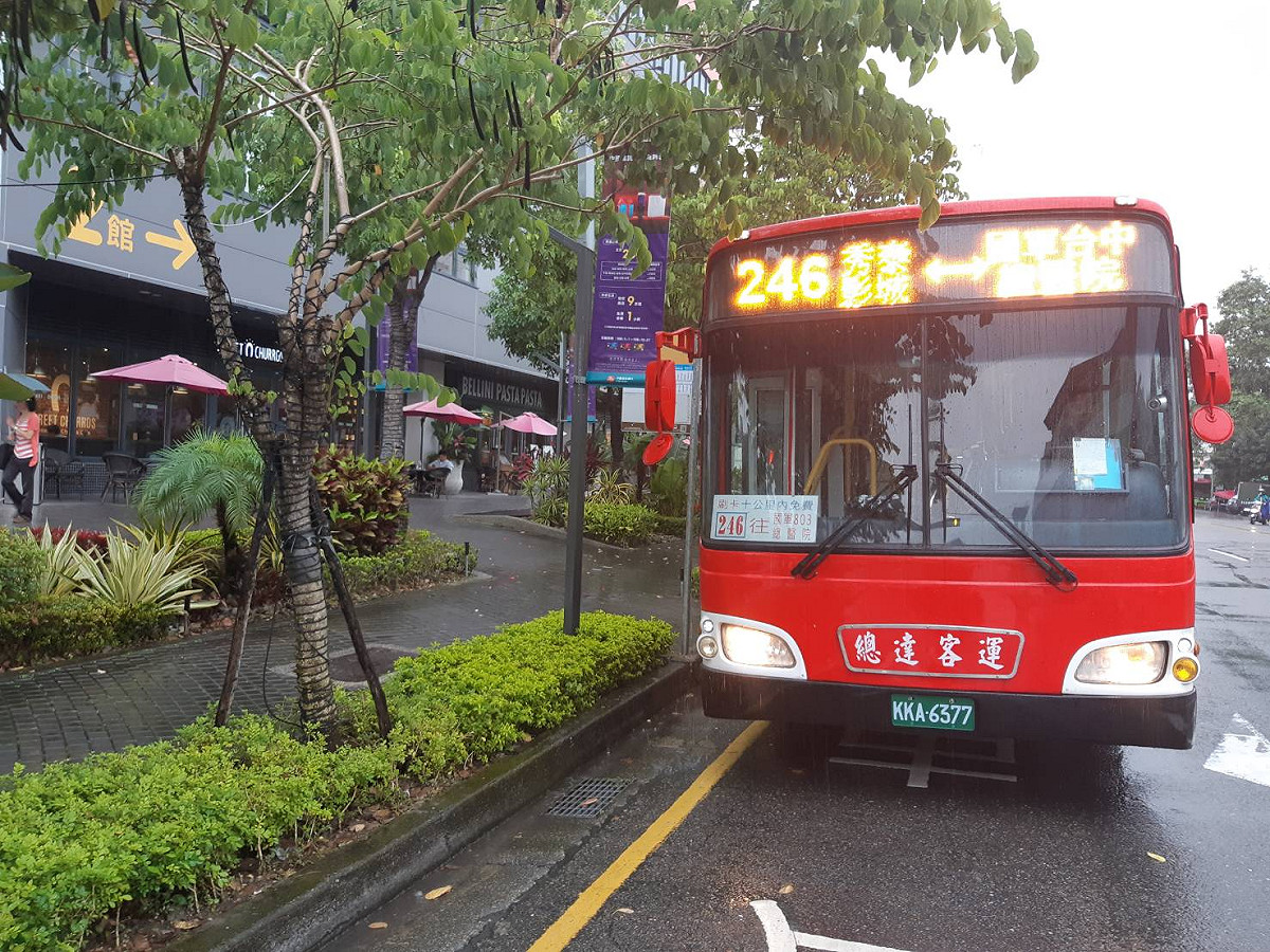 中市鐵路高架化後加強沿線聯外公車，今（1）日起246路公車延駛南京路及南京東路。 圖：台中市政府交通局／提供