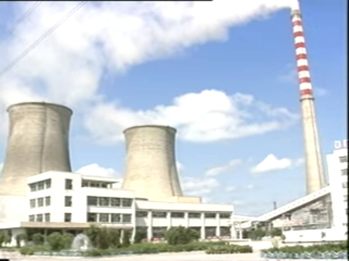 英國國家電力供應公司（ESO）表示，英國自當地時間5月17日下午3時12分迄31日止，已有2週未使用煤炭發電，時間之長創1880年代以來紀錄。當局希望在2025年之前淘汰所有火力發電廠，以達成減碳目標。 圖：翻攝自Youtube