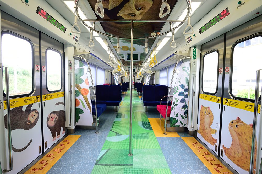 車廂內部繽紛的裝潢看了就有好心情。 圖：林務局/提供
