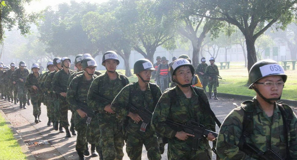 一名網友好奇軍中伙食雖然難吃，但為什麼都不會拉肚子。 圖：軍聞社/提供