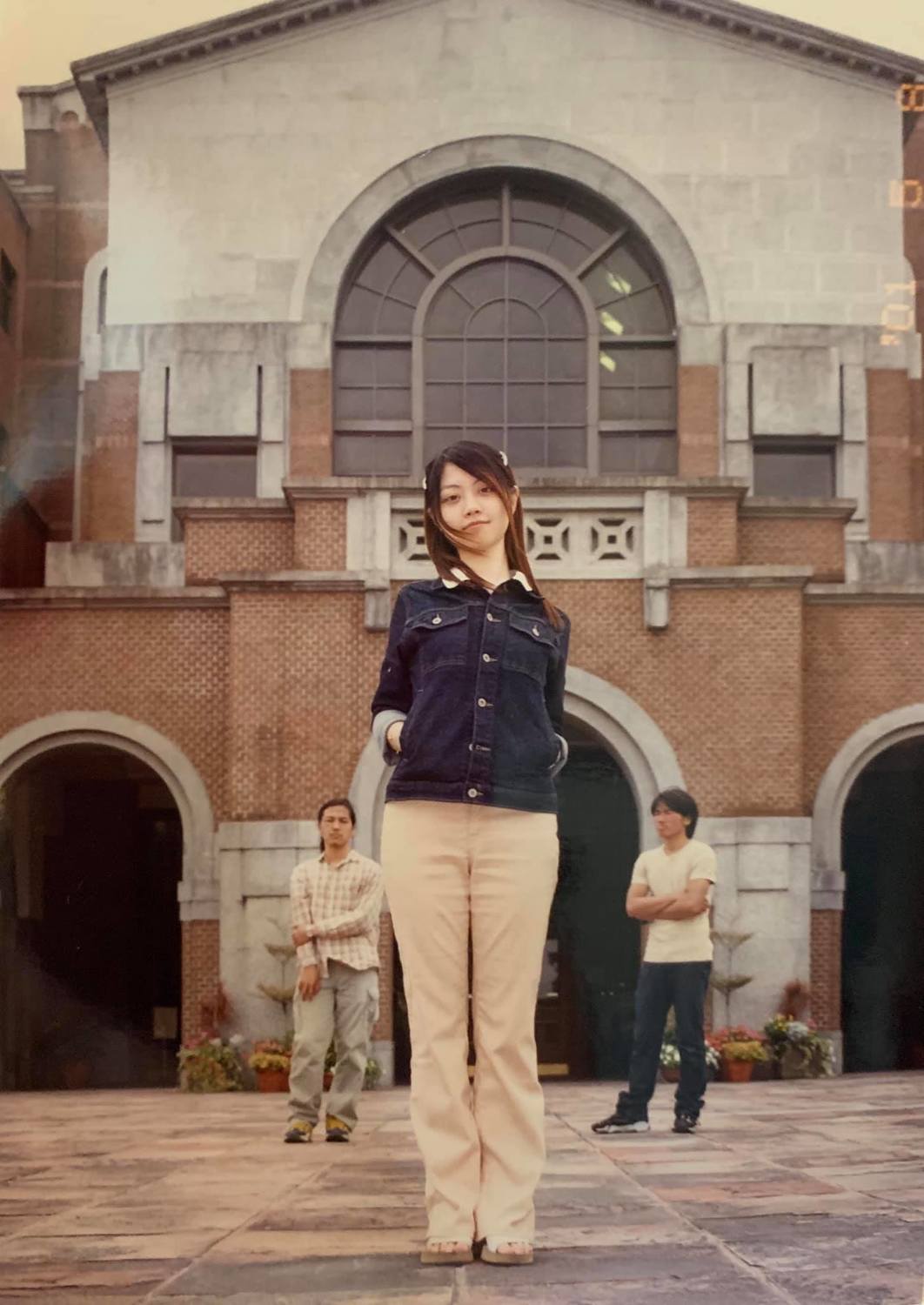 擁有「港湖女神」之稱的民進黨台北市議員高嘉瑜昨天在臉書PO文，貼出大學時期的照片，並表示簡直是「黑歷史！」 圖：翻攝自高嘉瑜臉書