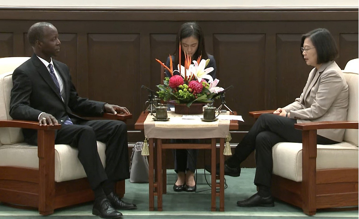 總統蔡英文今日接見美國前空軍教育暨訓練司令部司令萊斯（Edward A. Rice）退役上將。 圖：翻攝自youtube