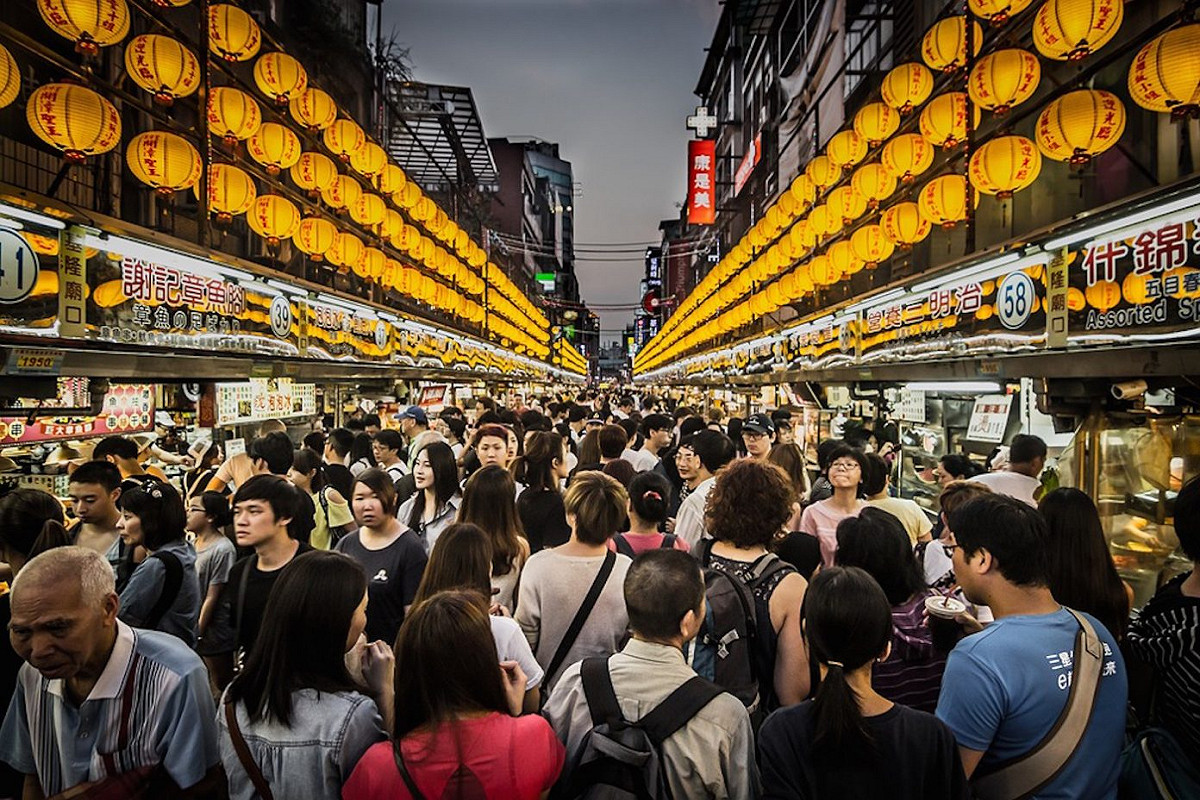 陳怡錞指出，外食者纖維不足，加上衛生疑慮，不知不覺就將許多壞東西吃進肚裡，直接接觸到腸道，成為大腸癌的一大元凶；同時指出台灣夜市中這 5 樣小吃是他絕對不會碰的。 示意圖／翻攝自 Pixabay