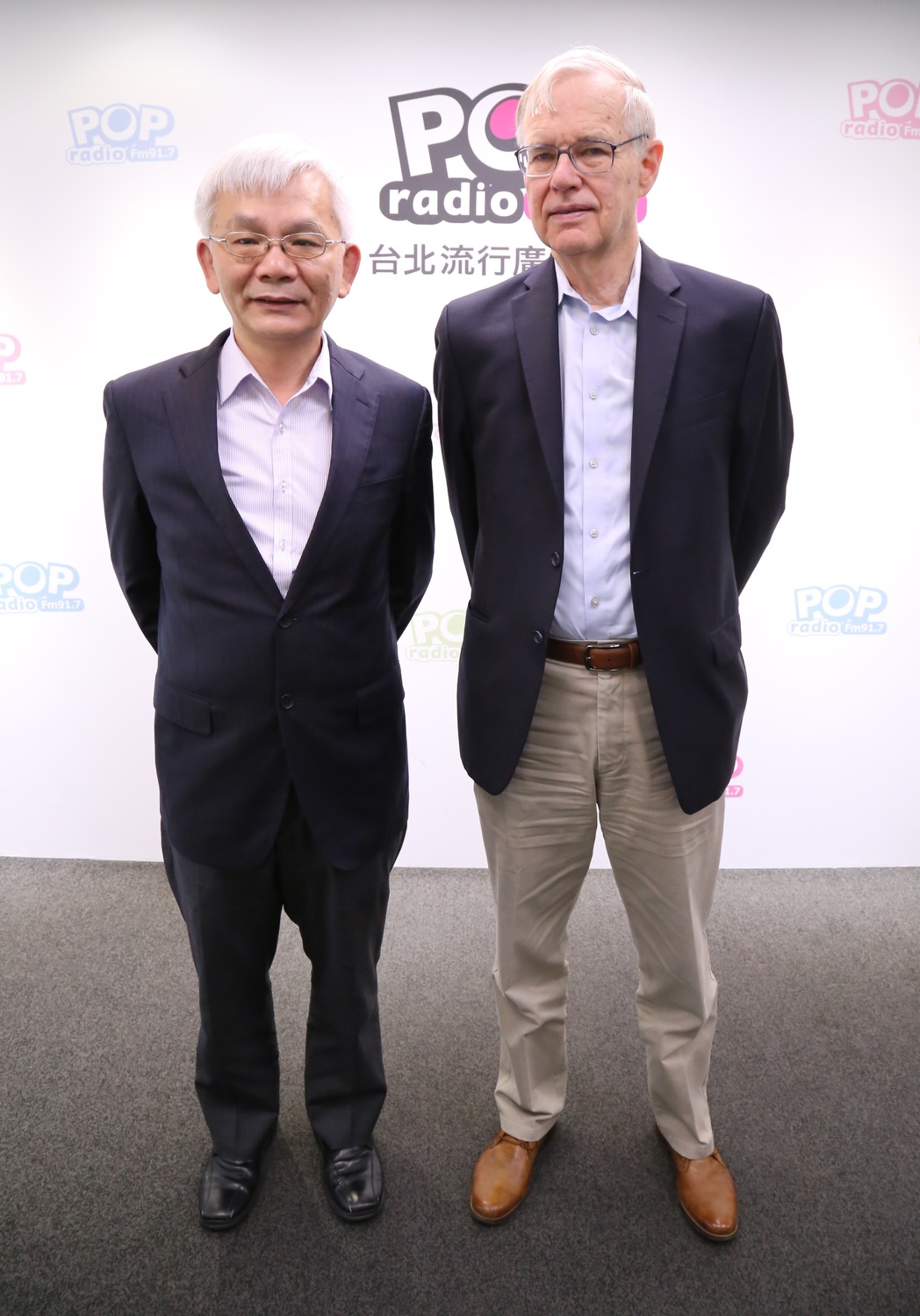 卜睿哲接受《POP撞新聞》主持人黃清龍專訪。 圖：POP Radio/提供