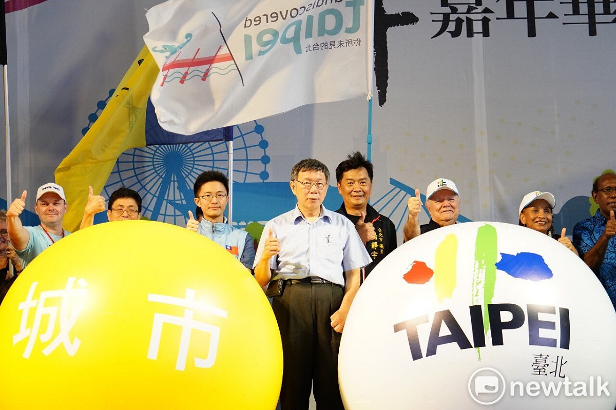 台北市長柯文哲今被問到若參選2020總統，兩岸論述是否有調整，柯認為「差不多就是那樣吧」，不管有沒有參選，目前兩岸政策就是這樣。 圖：北市府 / 提供