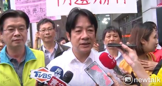 賴清德說，比起以往的民主運動前輩，為台灣打拼的犧牲奉獻，他淋一點雨曬點太陽，真的是微不足道。 圖：林昀真／攝