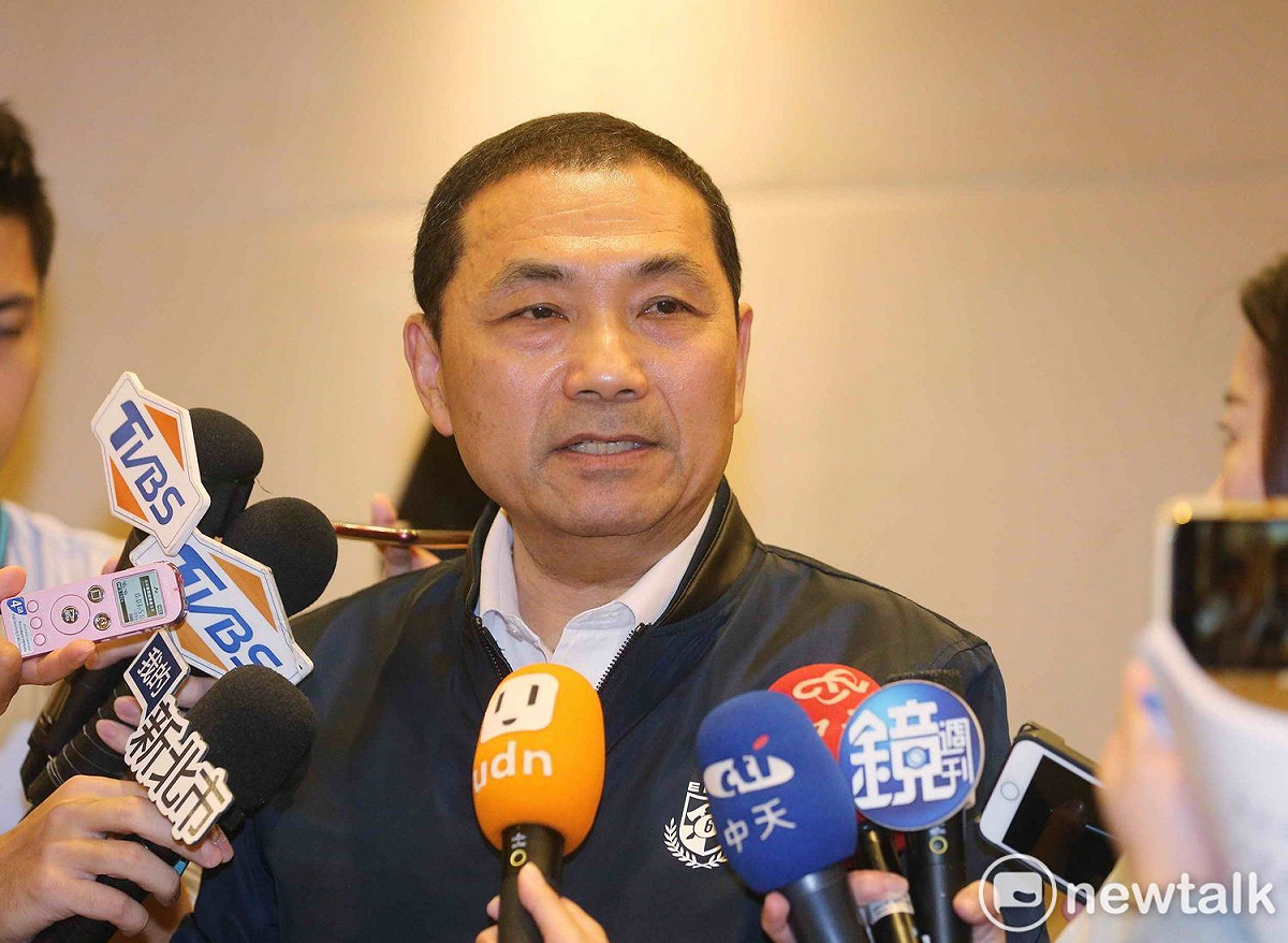 侯友宜今天在市政會議後，接受媒體訪問，說明淡水分局長陳良德犯四大錯誤，「哪個人做不好，該負責就要負責」。  圖：王峻昌/攝