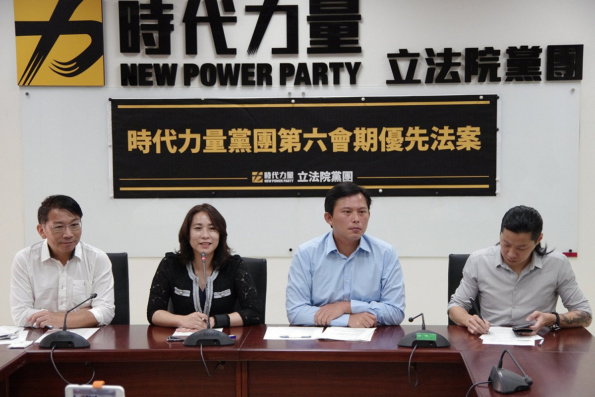 近期公開場合中，越來越難見五名立委合體。 圖:時代力量臉書