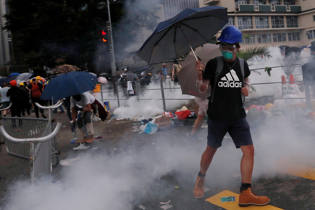香港「反送中」抗爭，31日晚間至1日再發生嚴重衝突。 圖：達志影像/路透社（資料照片）