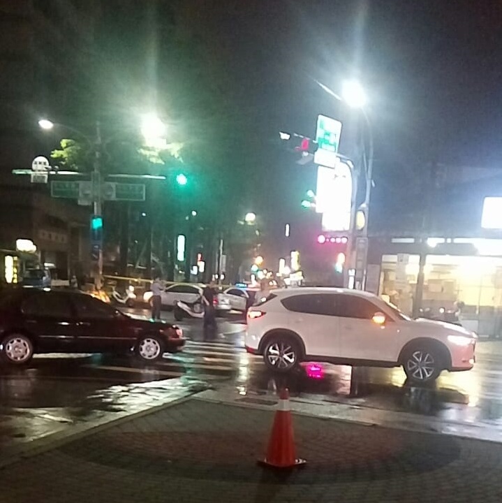 桃園市議會附近晚間驚傳槍擊。 圖:翻攝自桃園人桃園事臉書
