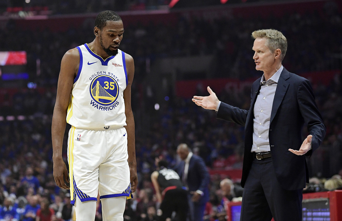 勇士主帥Steve Kerr(右)、勇士球星Kevin Durant。 圖／美聯社／達志影像