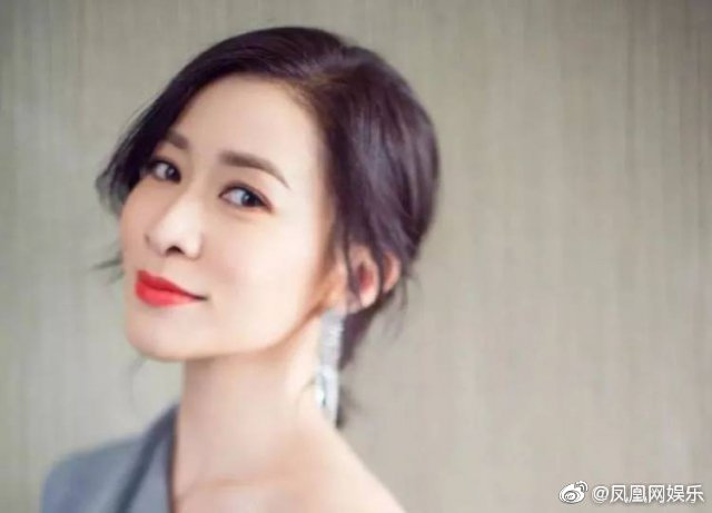 香港反送中浪潮震撼演藝圈，包括黃秋生、何韻詩、杜汶澤等多位知名藝人也紛紛挺身而出響應力挺，反對修訂《逃犯條例》。最新又傳出，去（2018）年以《延禧攻略》宮廷劇「嫻妃」、「皇后」角色再創事業巔峰的當紅港星佘詩曼，也在Instagram上按讚某張「反送中」遊行，並標籤「#NoChinaExtradition」的照片。 圖：翻攝自微博