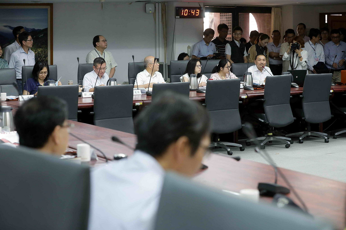 侯友宜出席內政部都委會審議新泰溫仔圳市地重劃案，闡述新北市府對重劃案的立場與願景。 圖：新北市政府提供