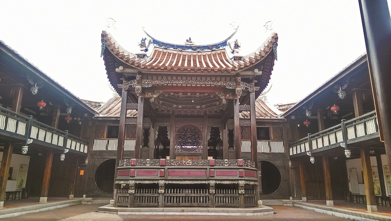 林朝棟出任官職後，霧峰林家為了公共宴席需求，自1890 年起，費時4 年的時間建成宴會廳。 圖 : 玉山社/提供