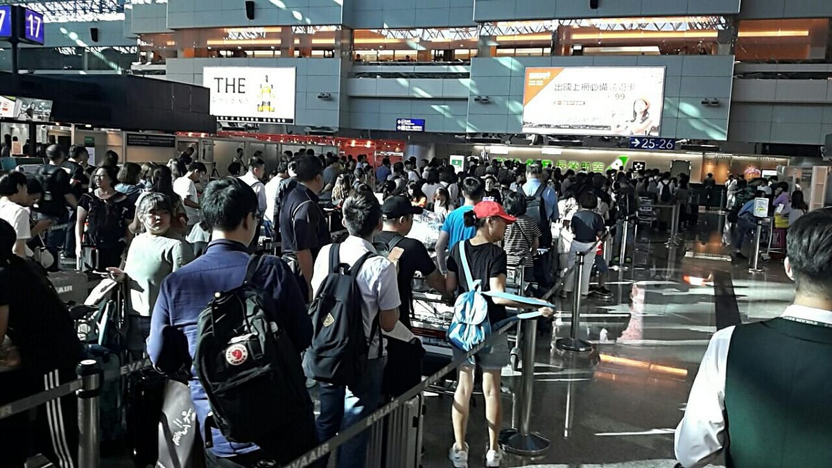 交通部觀光局今天（10）宣布，旅行社組團前往港澳地區旅遊禁令延長至3月底，中國團至4月底。    圖：林昀真／攝（資料照片）