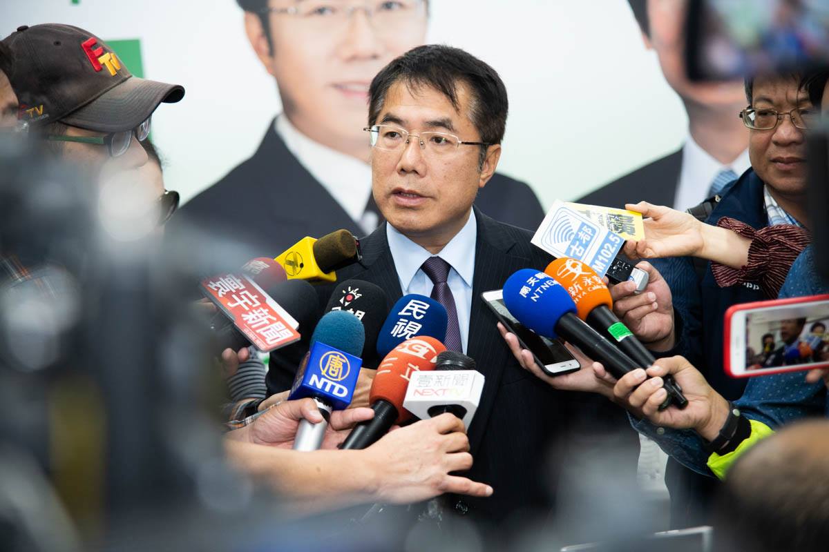 針對高雄市長韓國瑜提出台南震災時中央曾批准200億資金救助，台南市長黃偉哲今日反駁道，張善政提出的200億只是構想，根本就沒有付諸實施。 圖：翻攝自黃偉哲臉書