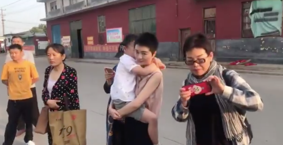 王全璋妻李文足近日表示，山東省臨沂監獄告訴她，28日即可與丈夫會面。 圖：翻攝自李文足twitter