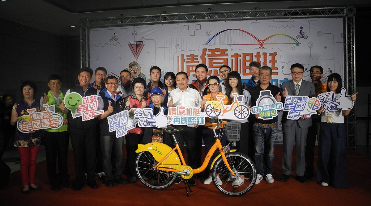 新北市YouBike總騎乘人次突破1億人次，再創新紀錄！市長侯友宜宣布8月將啟動通勤綠廊。  圖：王峻昌/攝