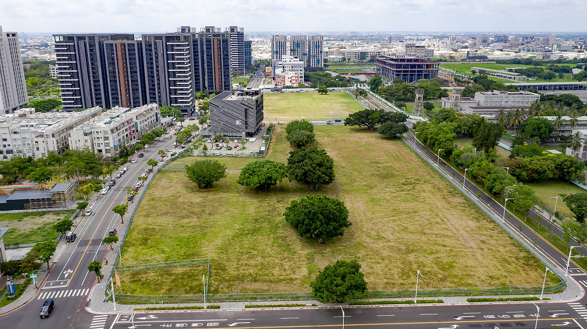 台南市政府2019年度第1次開發區土地聯合標售，今日完成開標作業，共計18標，底價約94億元，結果揮出全壘打，土地全部標出，總價達到109億元。 圖：台南市政府／提供