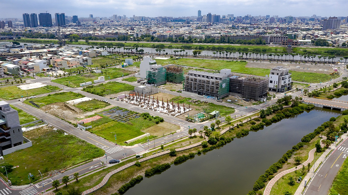 台南市政府2019年度第1次開發區土地聯合標售，今日完成開標作業，共計18標，底價約94億元，結果揮出全壘打，土地全部標出，總價達到109億元。 圖：台南市政府／提供