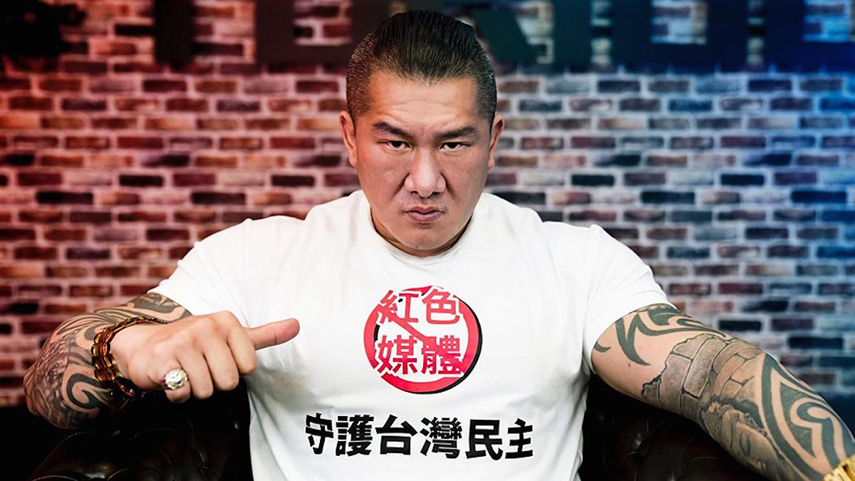 館長在臉書發文「高雄朋友加油，希望你們可以把這塞子拔起來丟掉」。 圖：Nownews提供(資料照片)