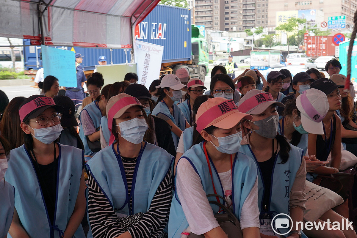 長榮勞資雙方協商破局，空服員罷工行動持續進行。 圖：呂炯昌/攝
