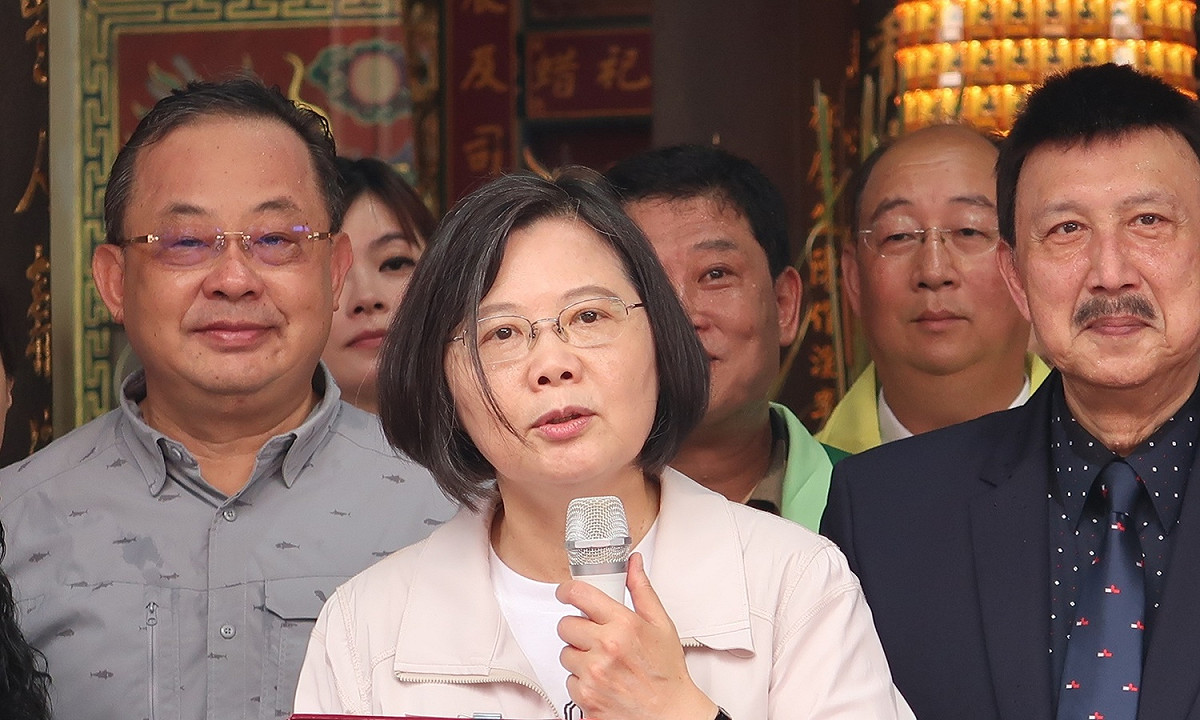 總統蔡英文參拜先嗇宮。 圖：林朝億/攝