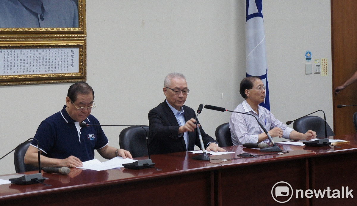 國民黨主席吳敦義（圖中）。 圖：新頭殼資料照（黃建豪/攝）