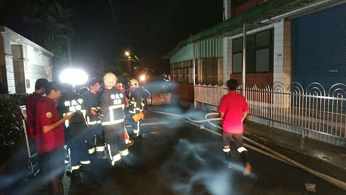 新北市石碇區南勢坑的台北靈糧堂石碇禱告園半夜發生火警，造成2死3傷。 圖/新北市消防局提供