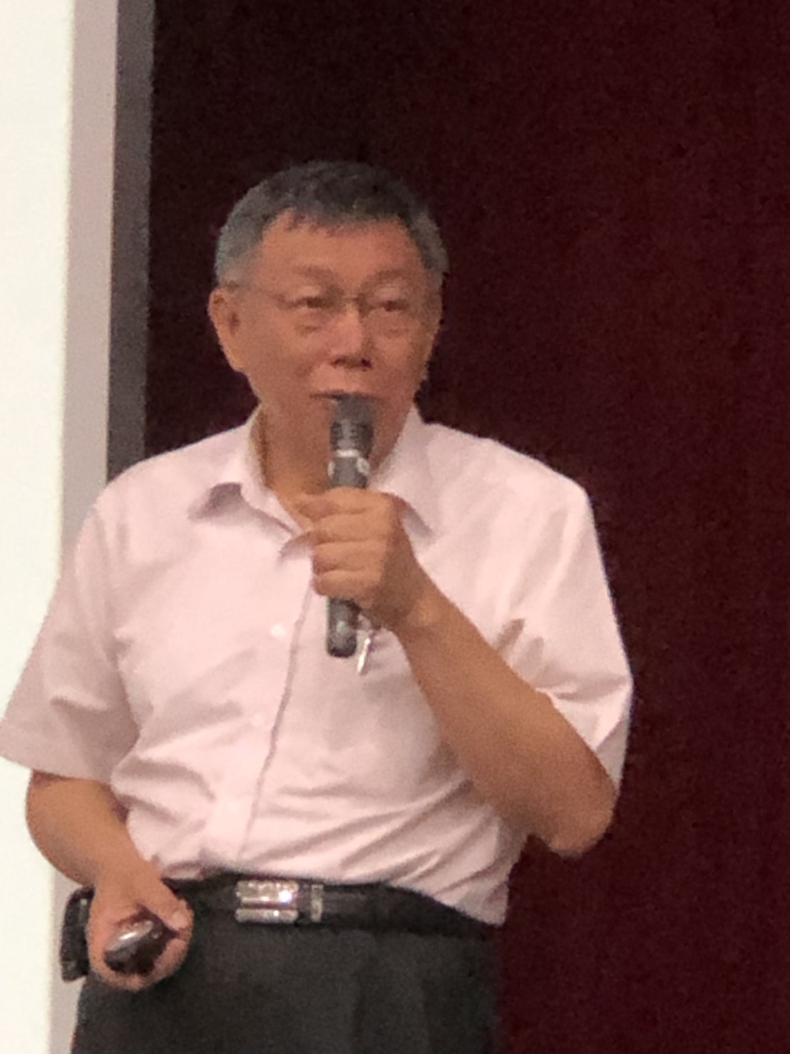台北市長柯文哲應成大EMBA校友會邀請赴成大演講。（黃博郎攝）