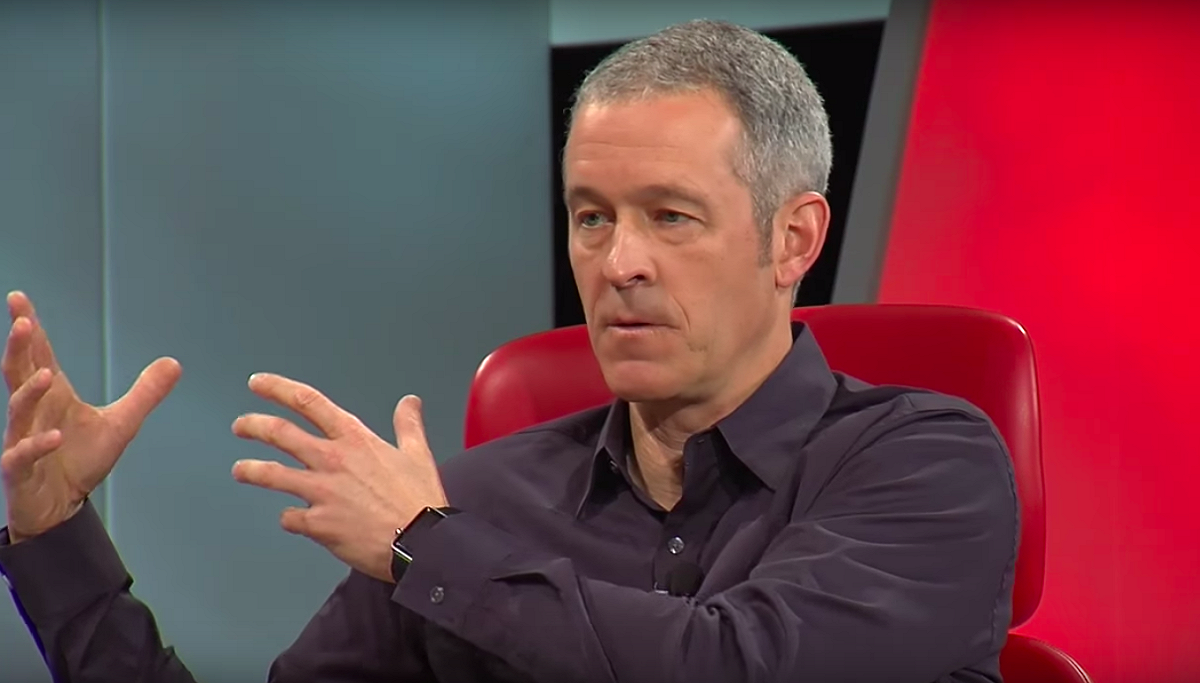 傑夫威廉斯（Jeff Williams）將接管蘋果首席設計師。 圖：擷取自 Recode／YouTube
